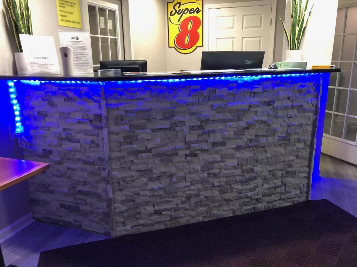 Super 8 By Wyndham Brownsburg